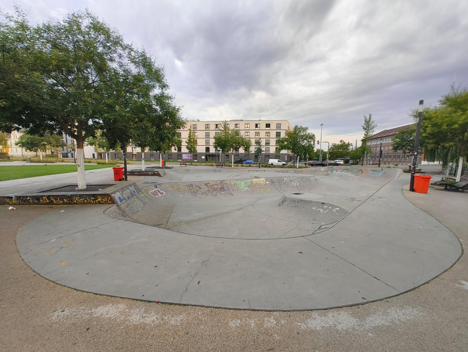 Großer Beton-Pool im Skatepark Reutlingen